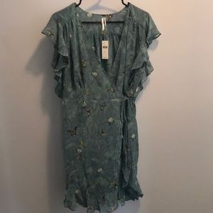 Anthro Feather Bone XL Sleeve Tunic